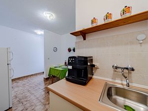 24021395-Ferienwohnung-4-Kučište-300x225-5