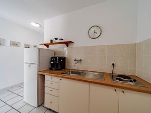 24021410-Ferienwohnung-2-Kučište-300x225-3