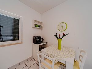 24021394-Ferienwohnung-2-Kučište-300x225-2