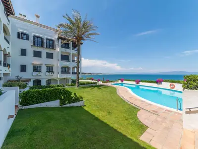 PoolOfHouse