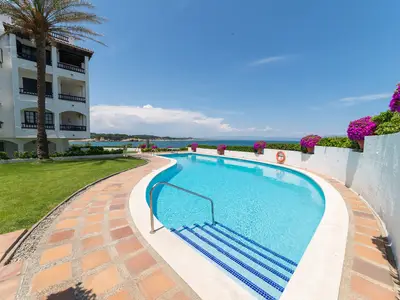PoolOfHouse