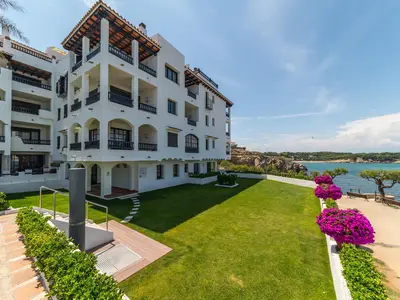 PoolOfHouse