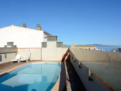 PoolOfHouse