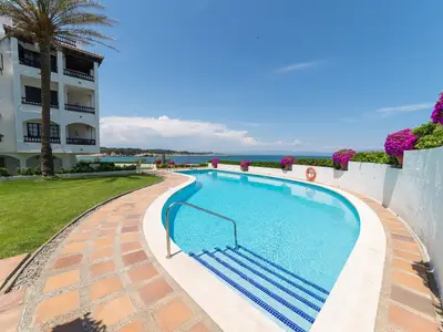 PoolOfHouse