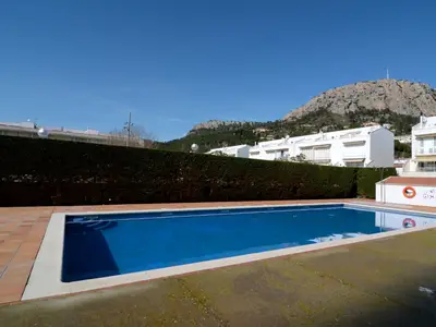 PoolOfHouse