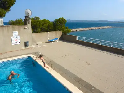 PoolOfHouse