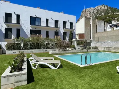 PoolOfHouse