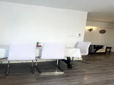 DiningRoom