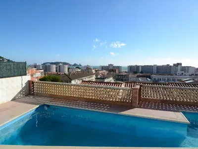 PoolOfHouse