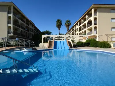 PoolOfHouse