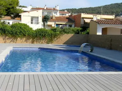 PoolOfHouse
