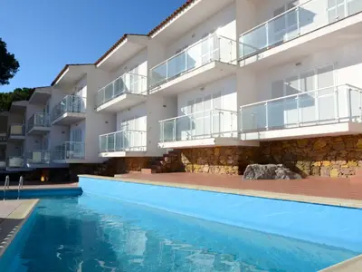 PoolOfHouse