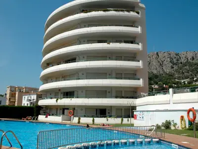 PoolOfHouse