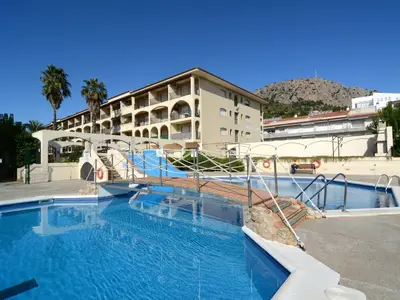PoolOfHouse