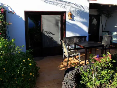 Terrasse. Eingang und Terrasse