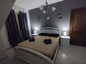 23961755-Ferienwohnung-4-La Caletta-300x225-5