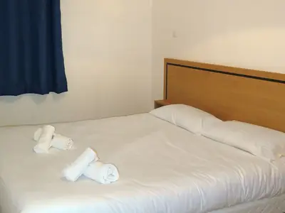 bedroom bedroom