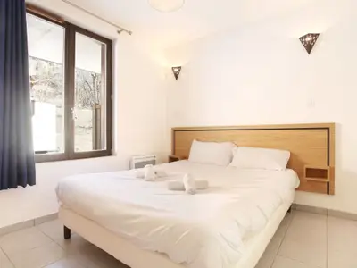 bedroom bedroom