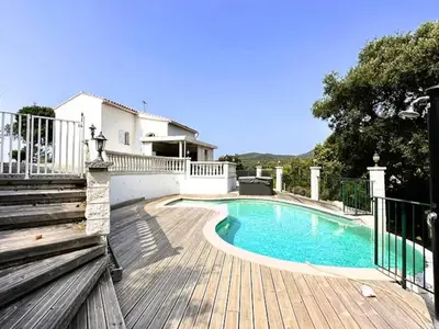 Ferienwohnung für 9 Personen (240 m²) in La Londe-les-Maures 1/10