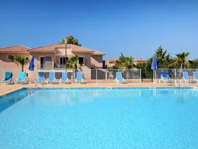 PoolOfHouse