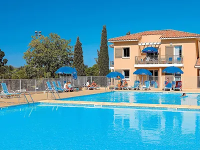 PoolOfHouse