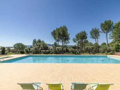 PoolOfHouse