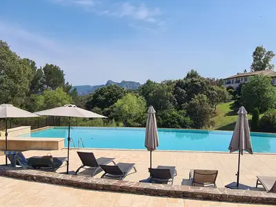 PoolOfHouse