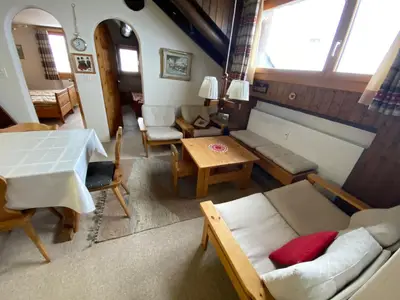 Blick vom Bad zum Wohnzimmer und den beiden Schlafzimmern