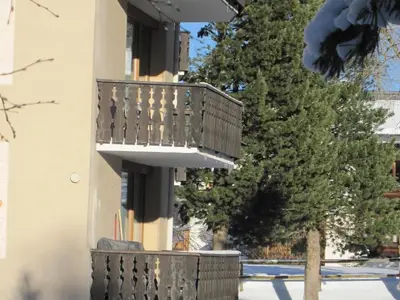 Auf dem Südbalkon kann man sich auch im Winter aufhalten, wenn die Sonne scheint.
