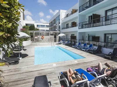 PoolOfHouse