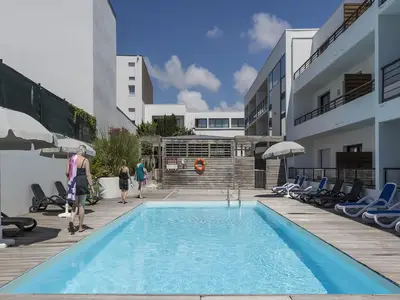 PoolOfHouse