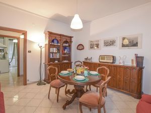 23729713-Ferienwohnung-5-La Spezia-300x225-5