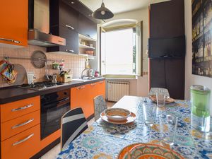 23765631-Ferienwohnung-4-La Spezia-300x225-2