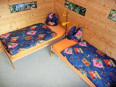 Kinderzimmer mit Schreibtisch