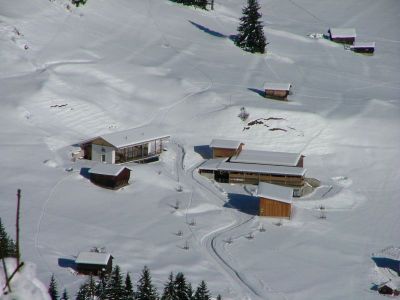 Aussenansicht (Fotografiert aus der Gondelbahn Laax Murschetg - Curnius)