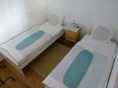 Schlafzimmer 2 mit zwei Einzelbetten