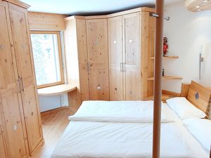 23149165-Ferienwohnung-5-Laax-300x225-3