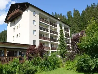 Ferienwohnung für 5 Personen in Laax 1/10
