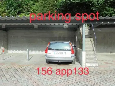 Stellplatz Carport Nr. 156 links neben der Treppe.