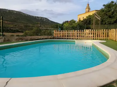 PoolOfHouse