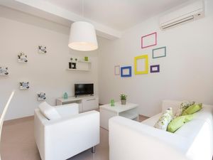 23096877-Ferienwohnung-4-Labin-300x225-2