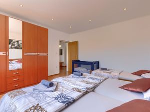 23846184-Ferienwohnung-8-Labin-300x225-5