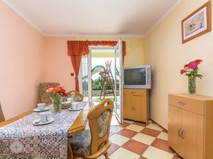 23736529-Ferienwohnung-4-Labin-300x225-1