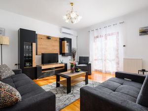 23753969-Ferienwohnung-6-Labin-300x225-2