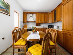 23753969-Ferienwohnung-6-Labin-300x225-3