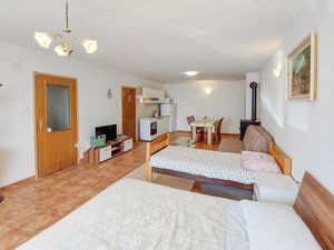 24005208-Ferienwohnung-2-Labin-300x225-1