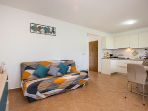 18964347-Ferienwohnung-4-Labin-300x225-2