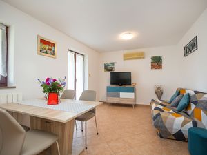 18964347-Ferienwohnung-4-Labin-300x225-3