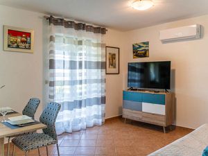 23917652-Ferienwohnung-4-Labin-300x225-1