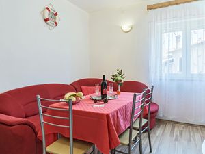 23747695-Ferienwohnung-3-Labin-300x225-3